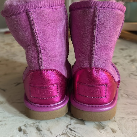 Toddler Ugg Boots - Picture 3 of 5